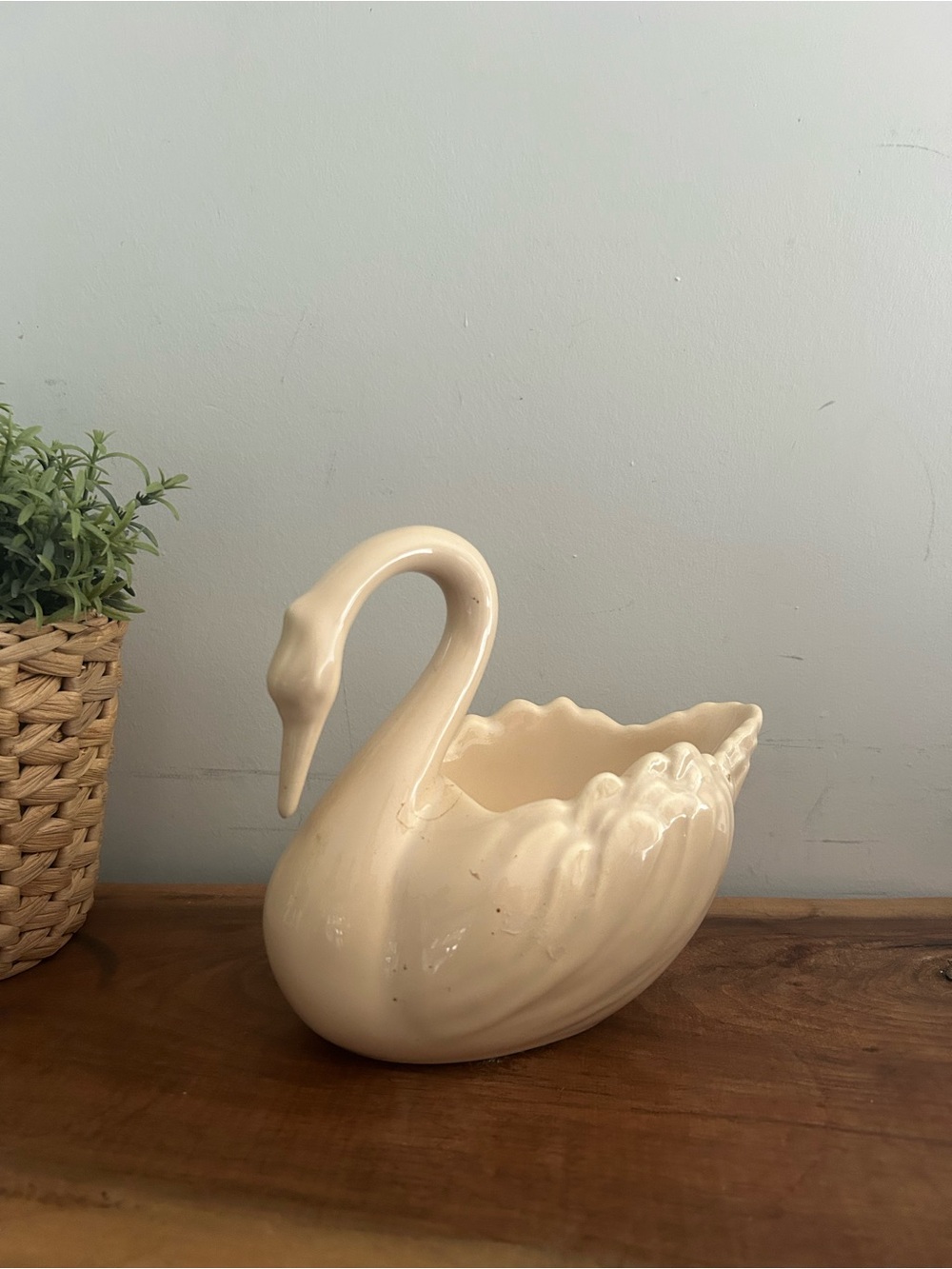 Cream Ceramic Swan Cake Recipe Planter “ the collectables” made in Canada